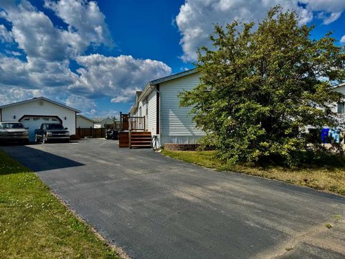 204 Belgian Green, Fort Mcmurray, AB, T9H5M6 | Card Image