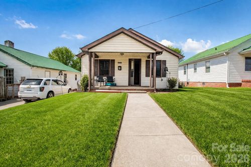 400 Summit Ave, Spruce Pine, NC, 28777-2548 | Card Image