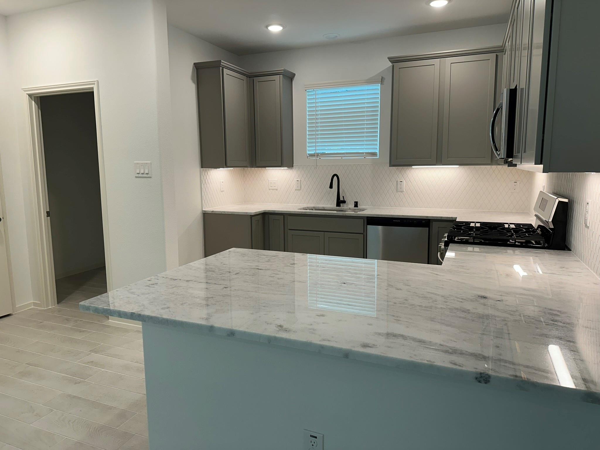 Residential in Iowa Colony 5