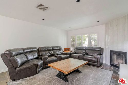 5-5820 Yolanda Ave, Tarzana, CA, 91356 | Card Image