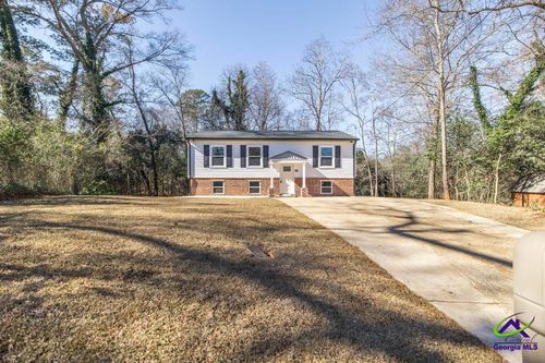 102 Oregon Ct, Warner Robins, GA, 31093-2302 | Card Image