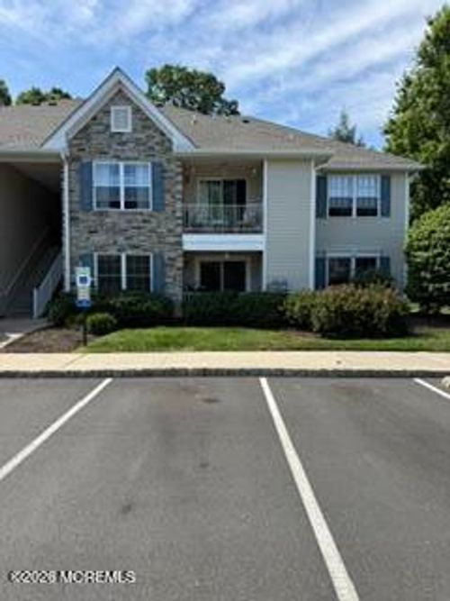 402 Wedgewood Cir, Belford, NJ, 07718-2303 | Card Image