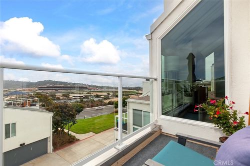 319 Longden Ln, Solana Beach, CA, 92075-2378 | Card Image