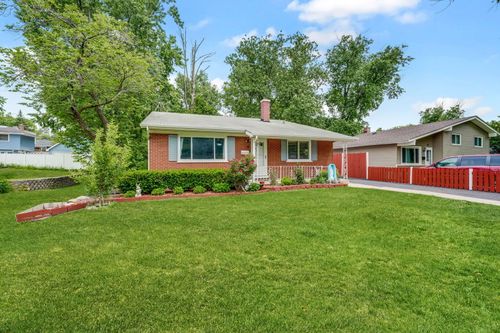 14 E Van Buren St, Villa Park, IL, 60181-3259 | Card Image