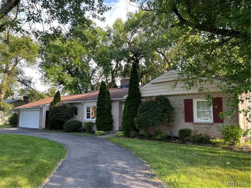 421 Morgan Dr, Lewiston, NY, 14092-1012 | Card Image