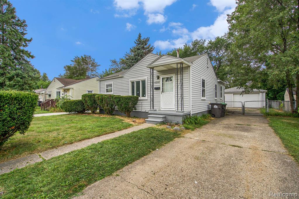 Sylvia St, Taylor, MI 48180