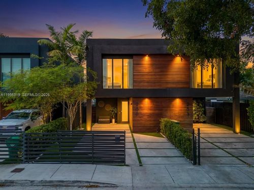 255 Nw 39th St, Miami, FL, 33127-2928 | Card Image