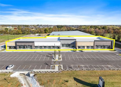 516 W Henri De Tonti Blvd, Tontitown, AR, 72762-9609 | Card Image