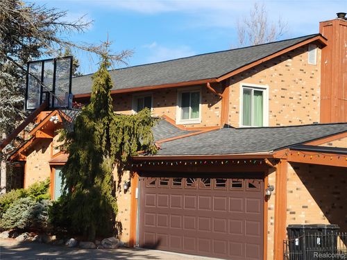 5549 Perrytown Dr, West Bloomfield, MI, 48322-1505 | Card Image