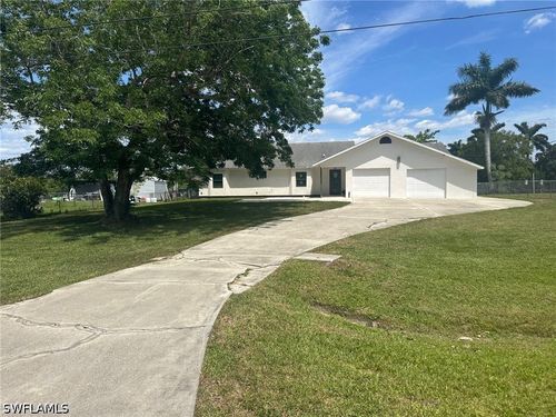 137 Meta St, Fort Myers, FL, 33905-2738 | Card Image
