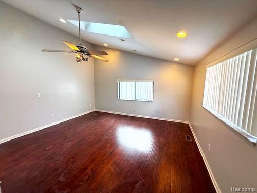 26113 Coolidge Hwy, Oak Park, MI, 48237-1110 | Card Image