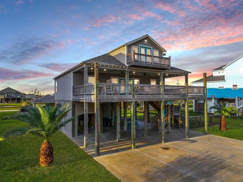 2025 Vista Dr, Crystal Beach, TX, 77650 | Card Image