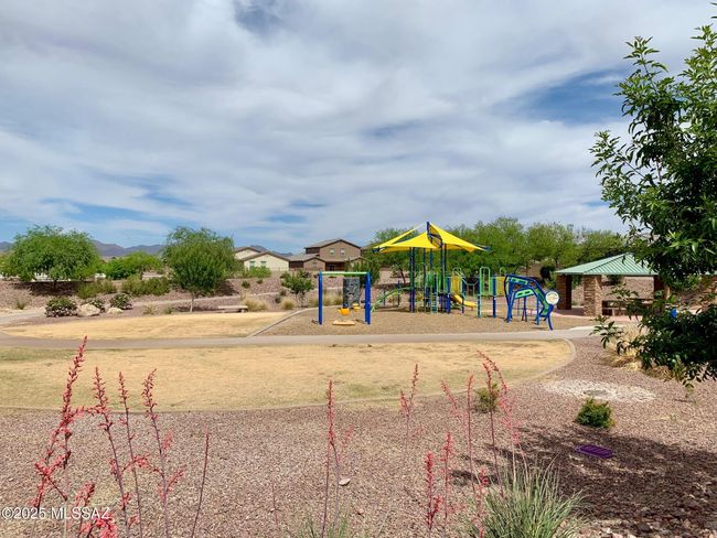 Small park | Image 33