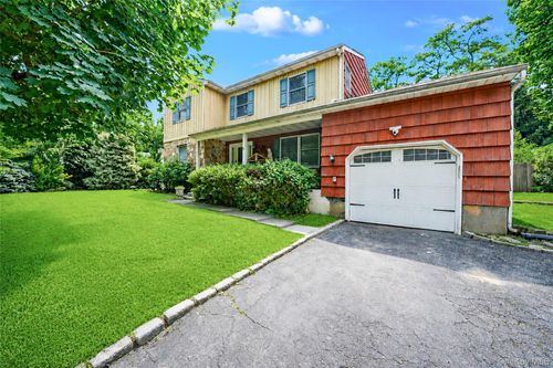 2 Berkeley Pl, Sea Cliff, NY, 11579-1427 | Card Image