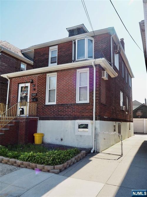 410 Morningside Ave, Fairview, NJ, 07022-1174 | Card Image