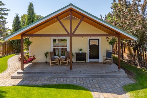 109 W Douglas St, Coulee City, WA, 99115-8800 | Card Image
