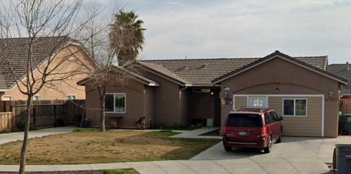 526 Castlerock Ct, Los Banos, CA, 93635-7428 | Card Image