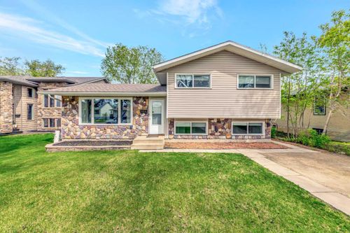 5216 46 Street, Lloydminster, AB, T9V0C8 | Card Image