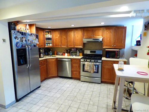21-37 36th St, Astoria, NY, 11105-2103 | Card Image