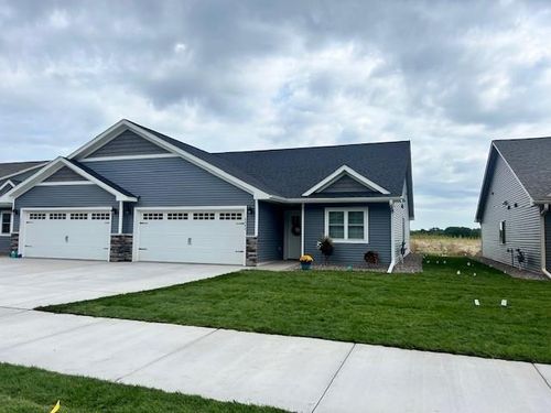 4985 Maple Leaf Path, Eau Claire, WI, 54703-6492 | Card Image