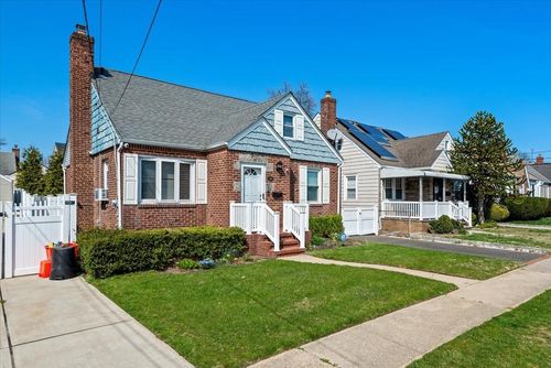 1120 Esther St, Franklin Square, NY, 11010-1409 | Card Image