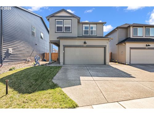 2987 V St, Springfield, OR, 97477-7949 | Card Image