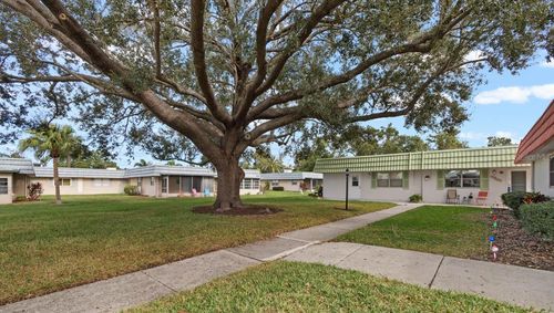 2-1802 Bedford Ln, SUN CITY CENTER, FL, 33573-6023 | Card Image