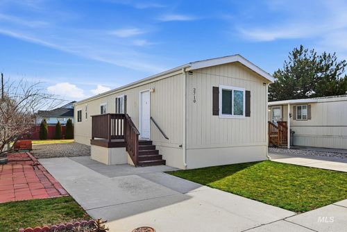 2710 N Pilgrim Ln, Boise, ID, 83704-9419 | Card Image