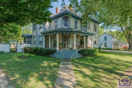401 Cedar St, Overbrook, KS, 66524-9586 | Card Image