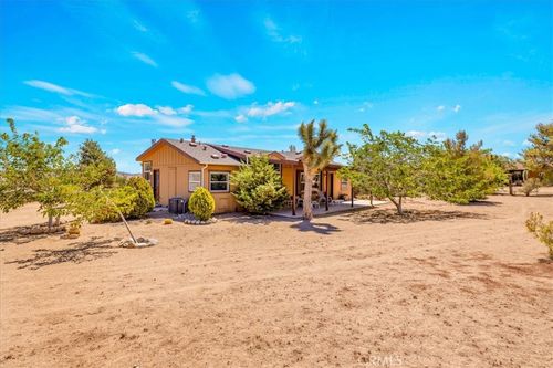5175 Tom Mix Rd, Pioneertown, CA, 92268 | Card Image