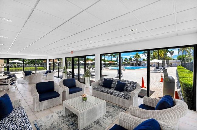 APT-810 - 2625 Collins Ave, Condo with 1 bedrooms, 2 bathrooms and null parking in Miami Beach FL | Image 22