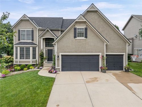 8112 W 145th St, Overland Park, KS, 66223-3321 | Card Image