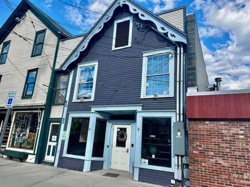 142 Main St, Bradford, VT, 05033-9271 | Card Image