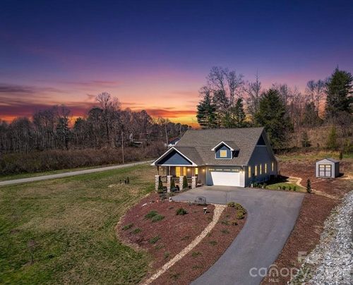 35 Cider Hill Ln, Hendersonville, NC, 28792-0537 | Card Image