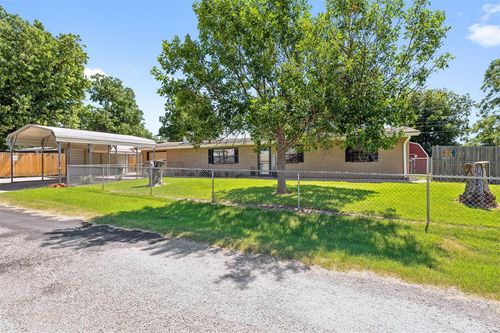 213 Meadowlark Ln, Fort Cobb, OK, 73038-9512 | Card Image