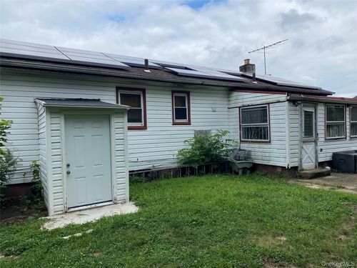 10 S 30th St, Wyandanch, NY, 11798-3718 | Card Image