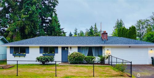 15627 Se 263rd Pl, Covington, WA, 98042-8230 | Card Image