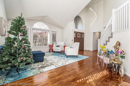 25731 Abbey Dr, Novi, MI, 48374-2373 | Card Image