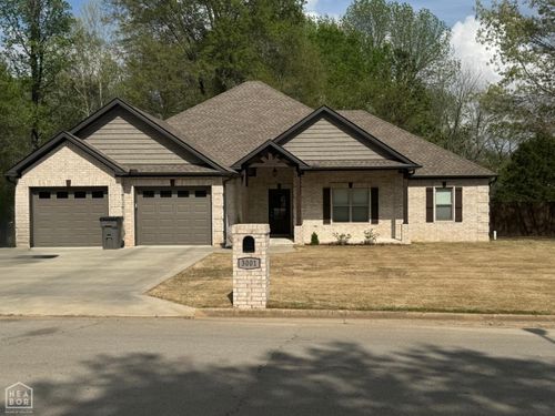 3001 Norman Rockwell Dr, Paragould, AR, 72450-2296 | Card Image