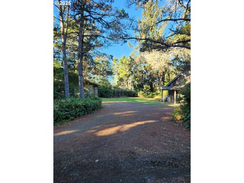4803 Seapine Dr, Florence, OR, 97439-9022 | Card Image