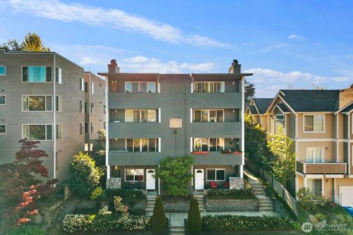 201-1729 18th Ave, Seattle, WA, 98122-2751 | Card Image