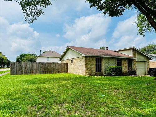 17118 Amber Ridge Dr, Sugar Land, TX, 77498-1951 | Card Image
