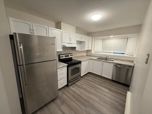 219-2962 Trethewey St, Abbotsford, BC, V2T4M3 | Card Image