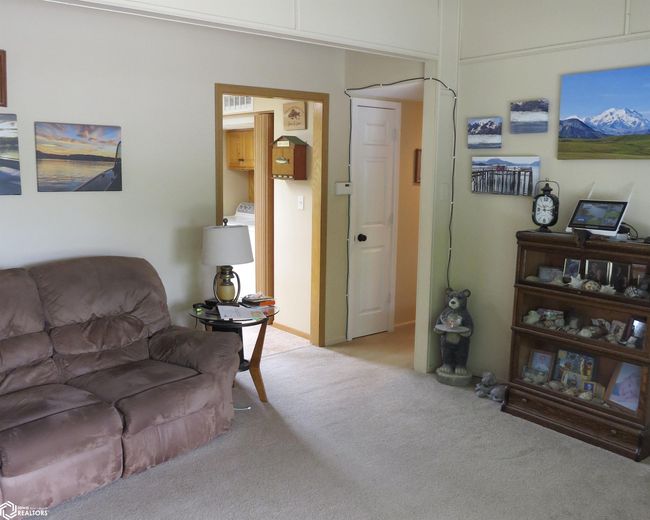 181 Center Point Dr, Home with 3 bedrooms, 2 bathrooms and 5 parking in Montezuma IA | Image 38
