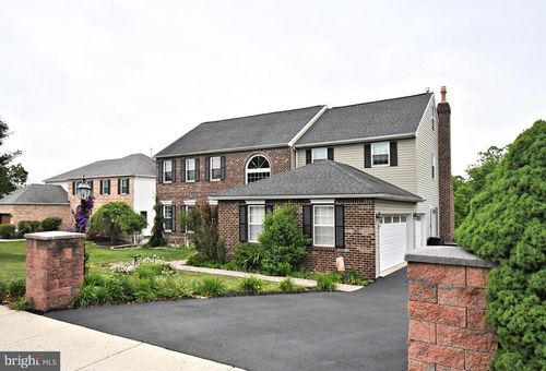 1630 Potter Dr, Pottstown, PA, 19464-2977 | Card Image