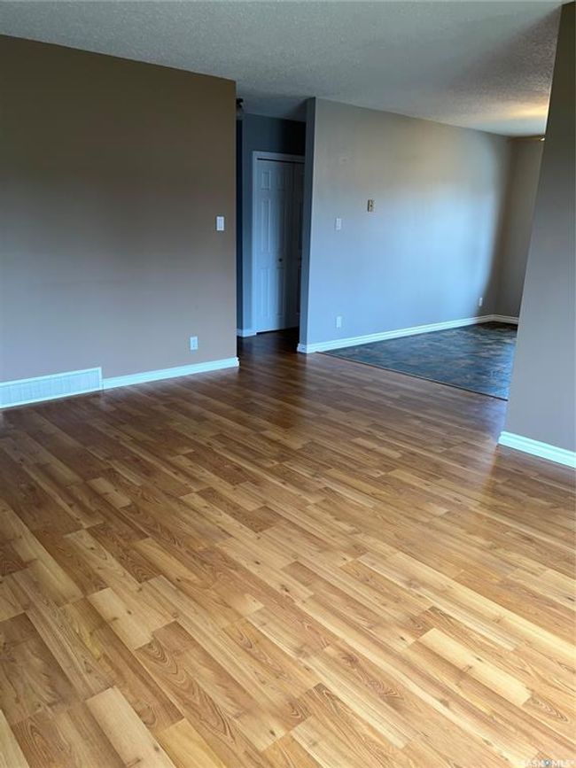206 2 Nd St W, House other with 5 bedrooms, 2 bathrooms and 4 parking in Wilkie SK | Image 9