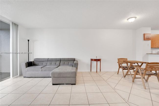 APT-503 - 8730 N Sherman Cir, Condo with 2 bedrooms, 2 bathrooms and null parking in Miramar FL | Image 9