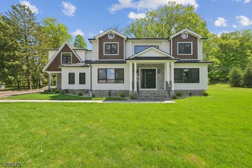 5 Foxcroft Dr, Livingston, NJ, 07039-2613 | Card Image