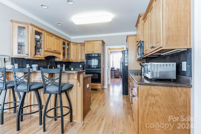 Kitchen | Image 16