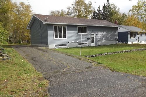 40 Birch Cres, Temagami, ON, P0H2H0 | Card Image